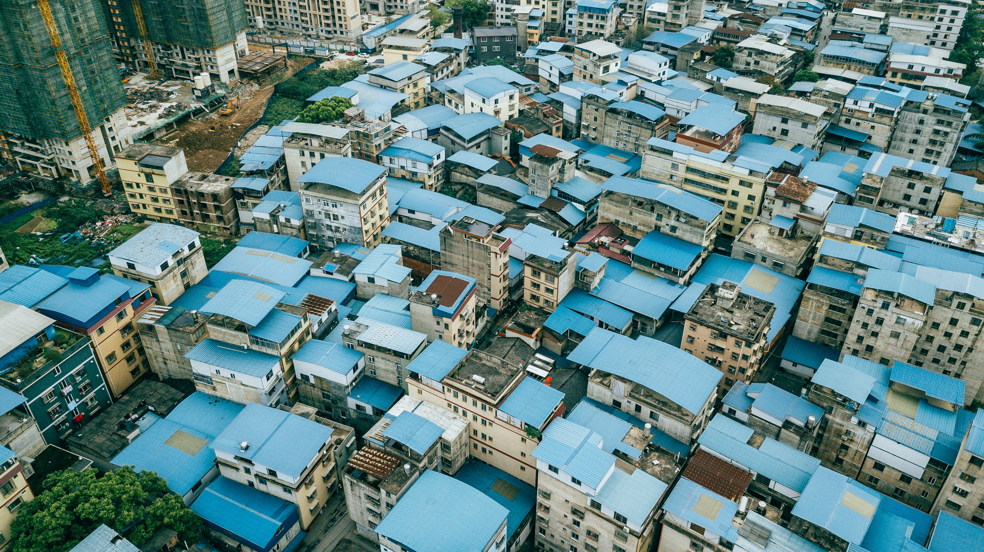 摄图网_501585213_banner_航拍桂林楼盘地产交通商业区城市建设天际线（非企业商用）.jpg