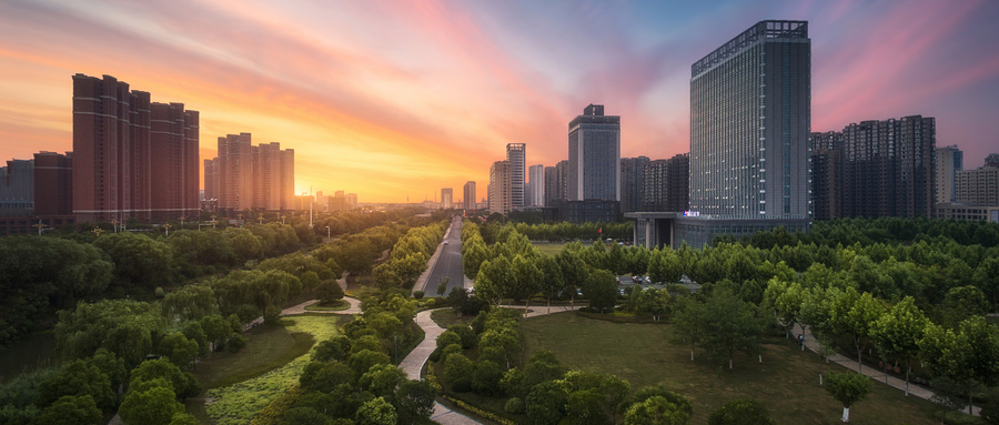 摄图网_501637305_wx_城市园林天际线（非企业商用）.jpg